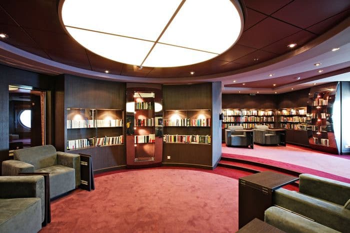 MSC Cruises MSC Splendida Library 1.jpg